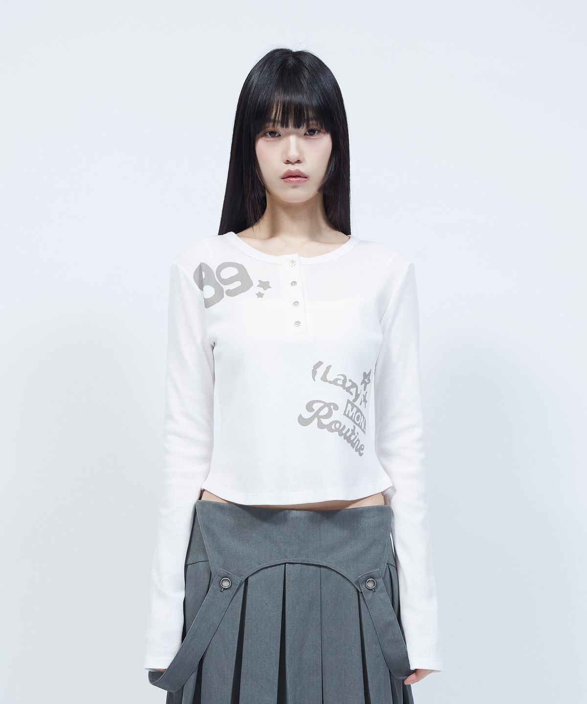 엘엠알(LMR) 레터링 그래픽 와플 헨리넥 긴팔 티셔츠 IVORY