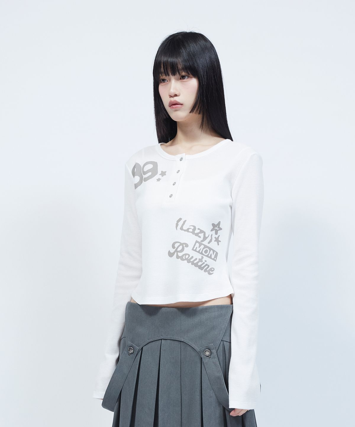 엘엠알(LMR) 레터링 그래픽 와플 헨리넥 긴팔 티셔츠 IVORY