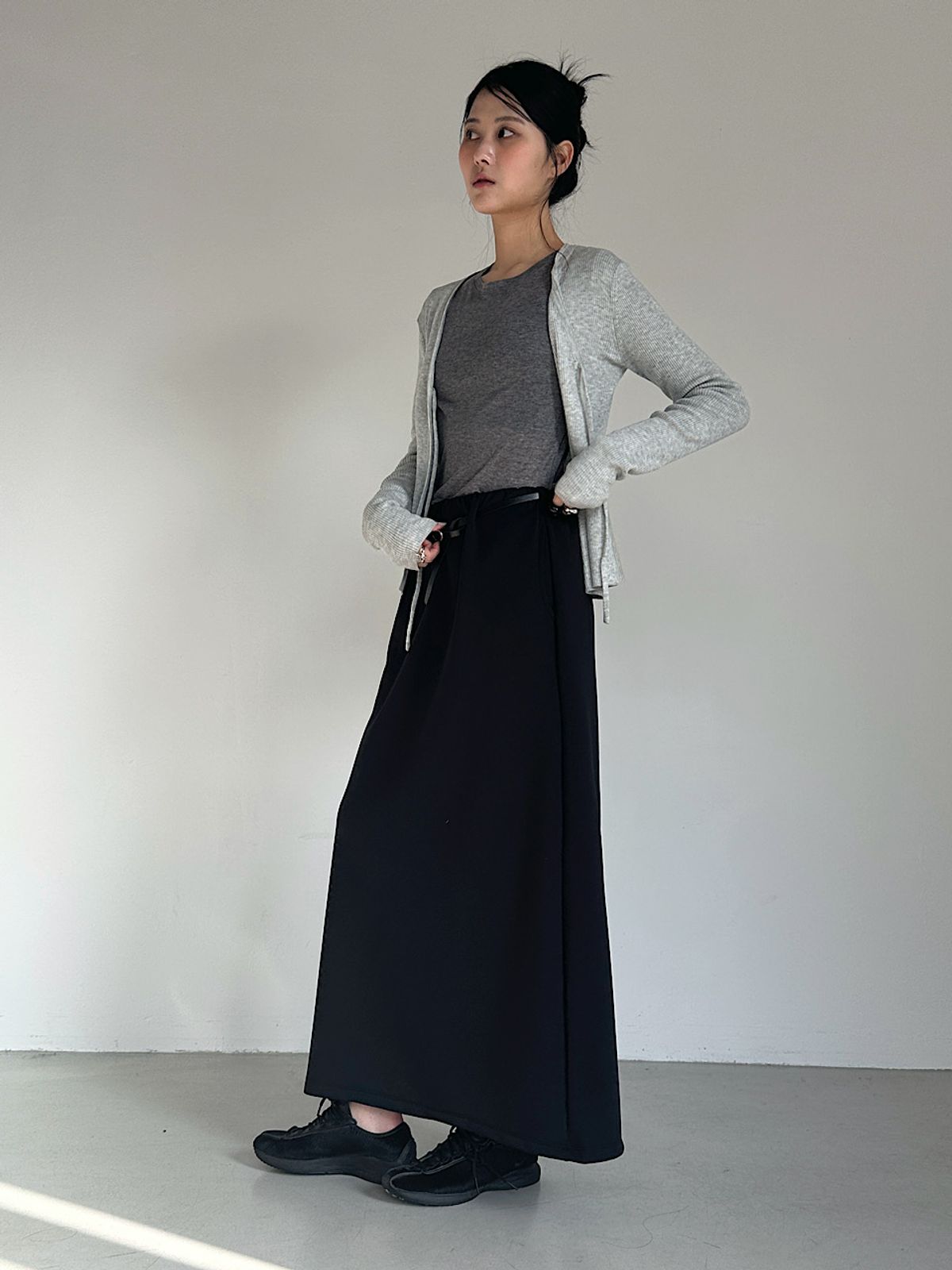 아포엠(APOEM) Belted Jersey Skirt (2C)