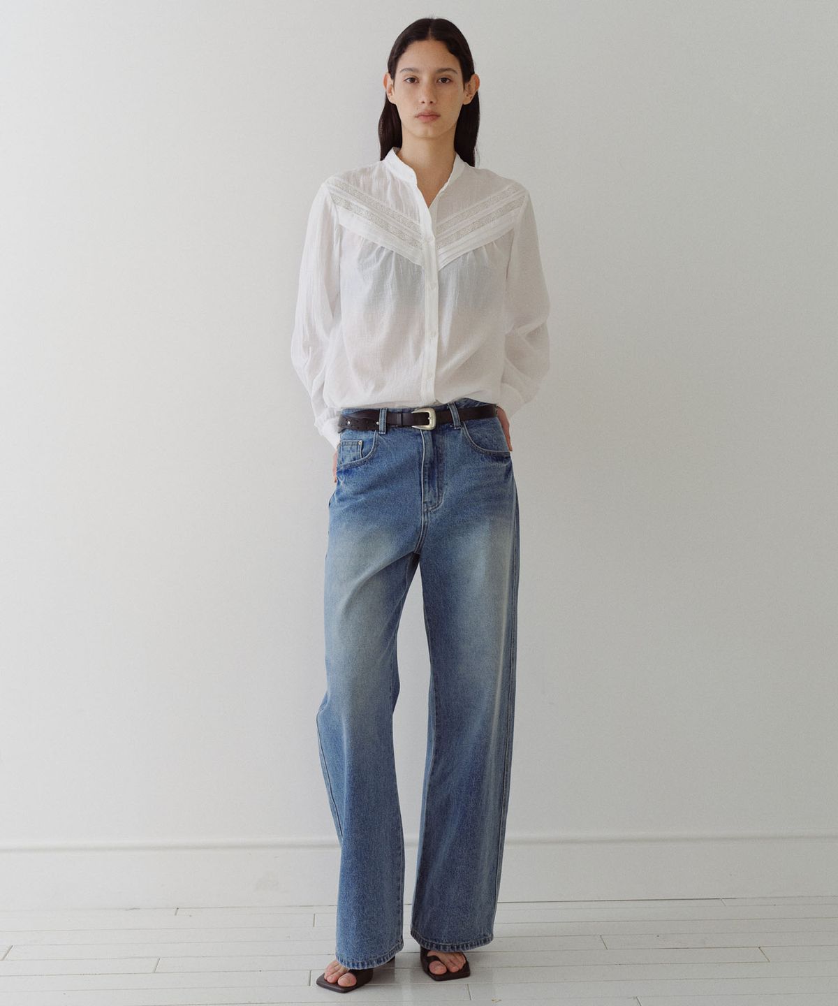 엔오르(EN OR) CURVED BRUSH WASH DENIM PANTS - BLUE