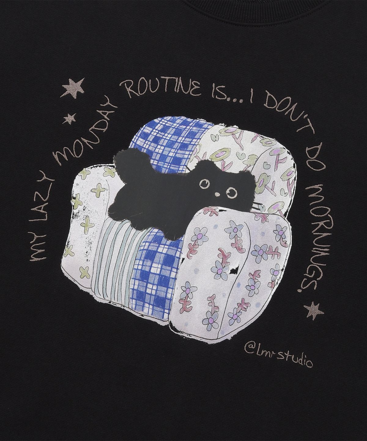엘엠알(LMR) 코지 샹뇽이 아트웍 맨투맨 BLACK