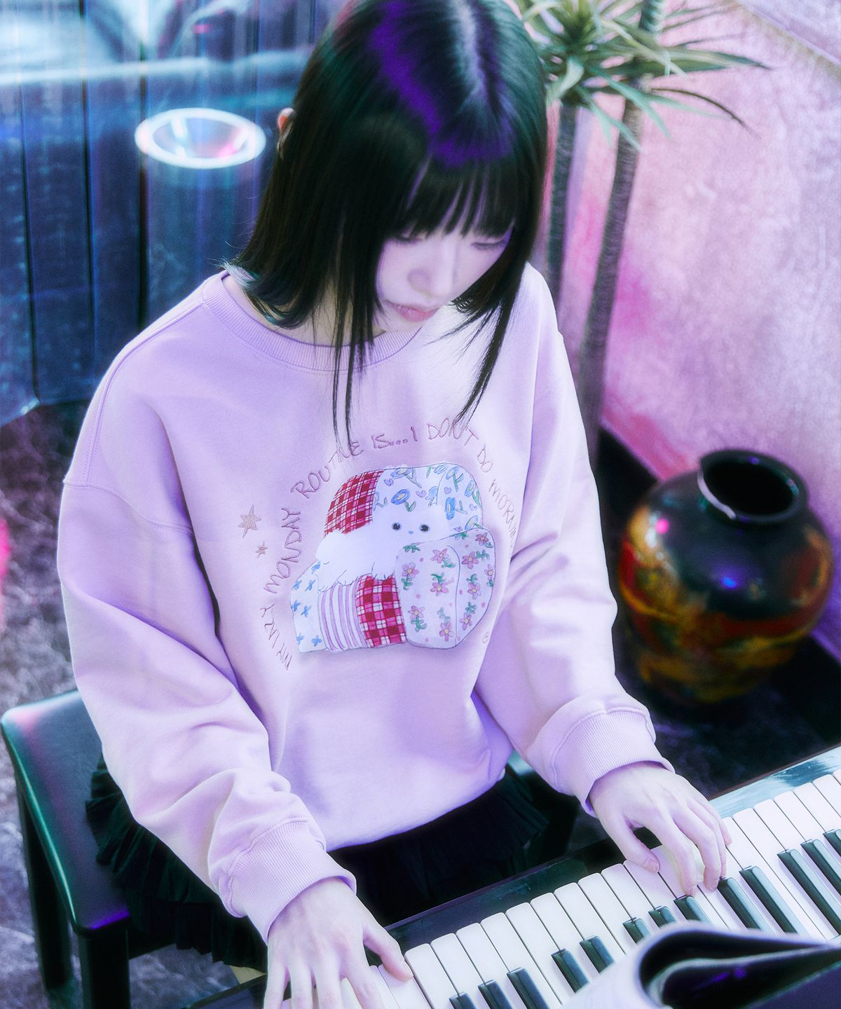 엘엠알(LMR) 코지 샹뇽이 아트웍 맨투맨 PINK
