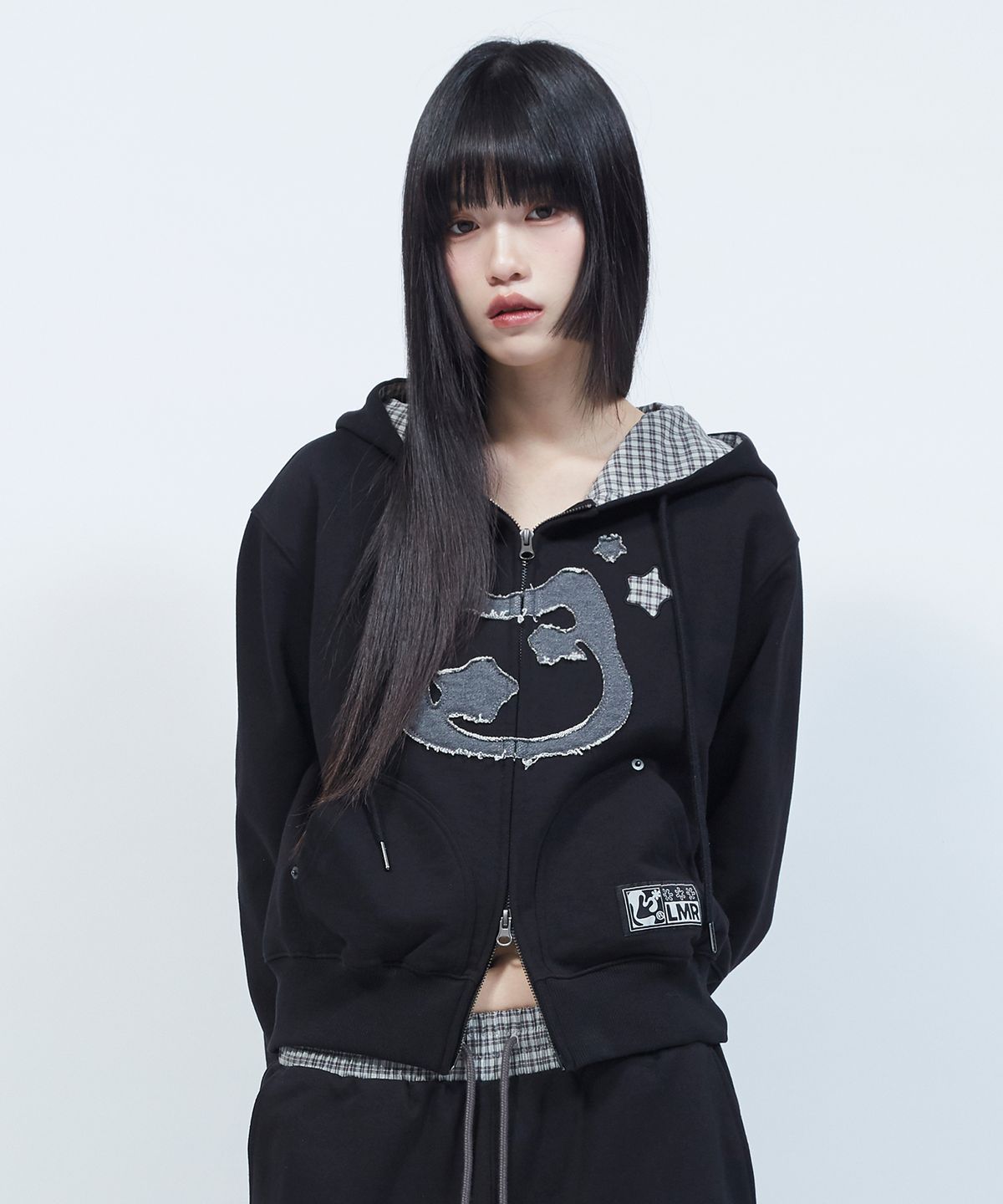 엘엠알(LMR) 캣 심볼 패치워크 크롭 후드 집업 BLACK