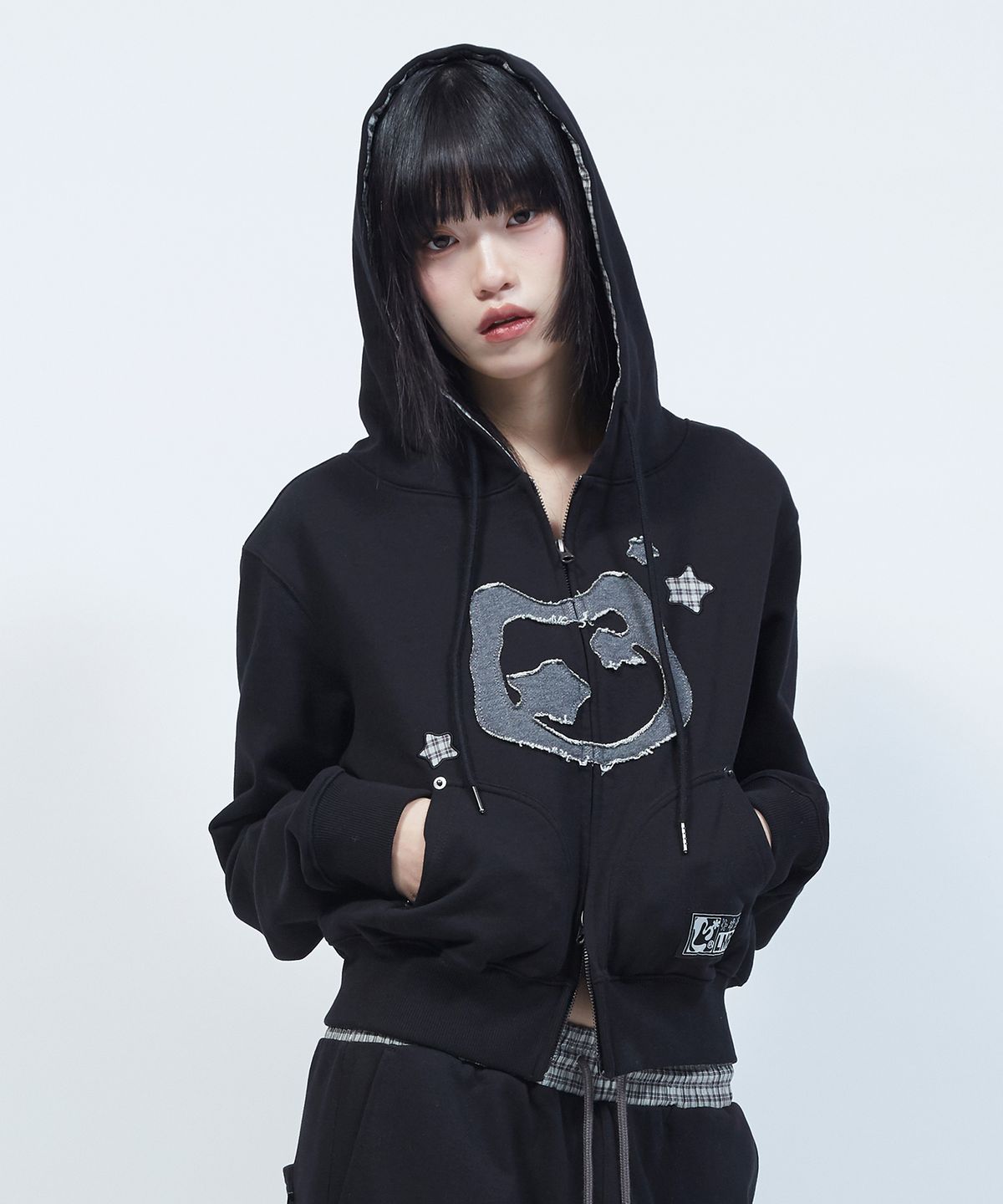 엘엠알(LMR) 캣 심볼 패치워크 크롭 후드 집업 BLACK