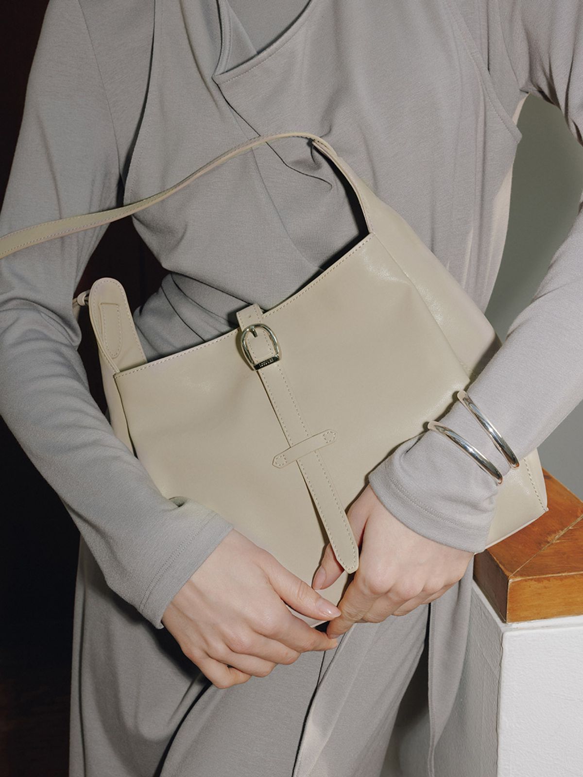 루에브르(LOEUVRE) Marianne Shoulder Small FA6SB312-97