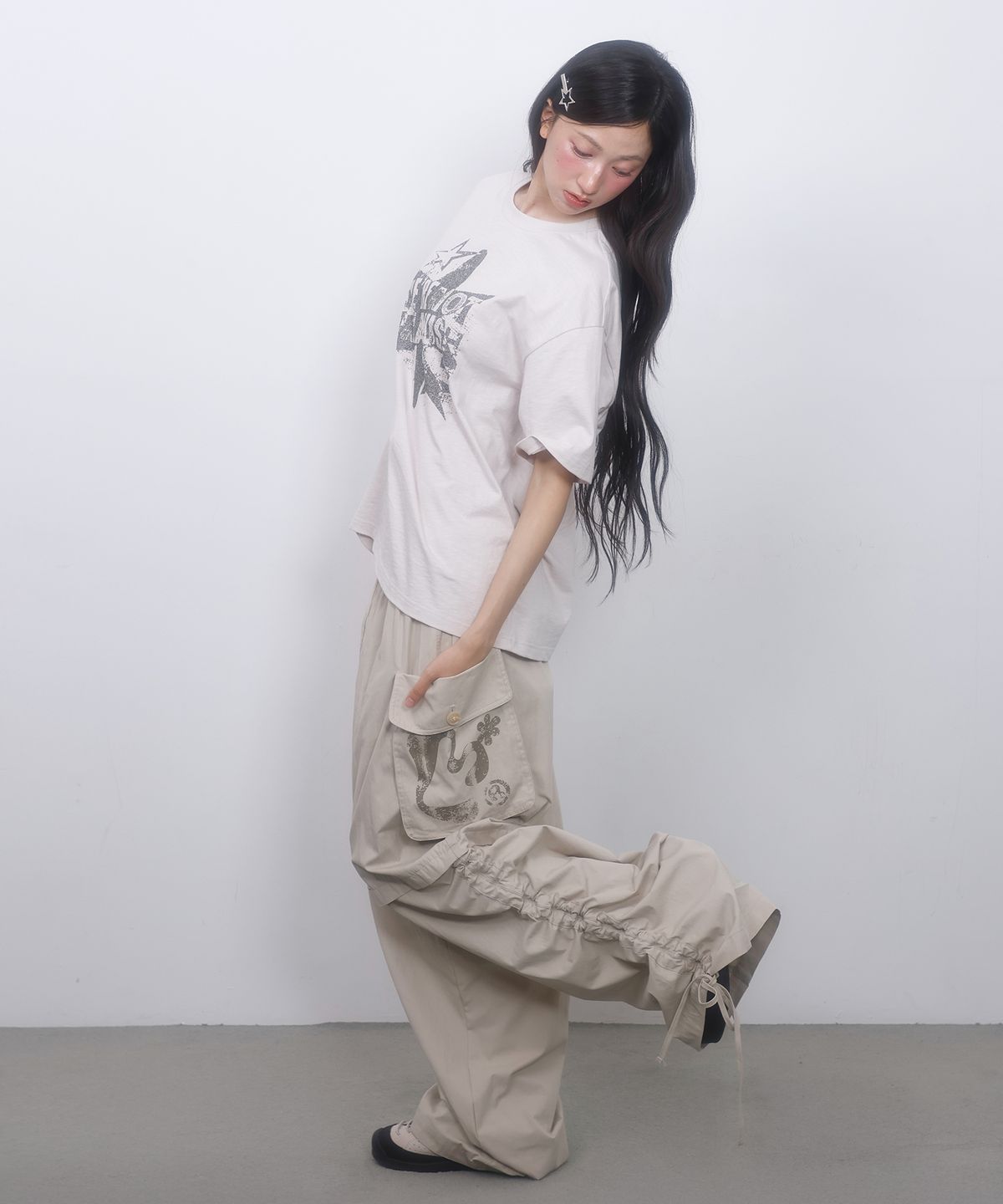 엘엠알(LMR) 셔링 포인트 스트링 카고 팬츠 BEIGE