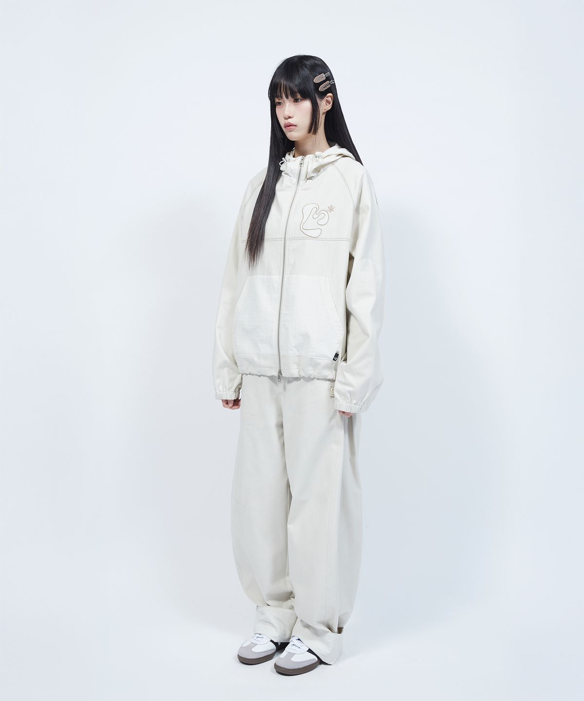 엘엠알(LMR) 체크 아플리케 롤업 투웨이 벌룬 팬츠 LIGHT BEIGE