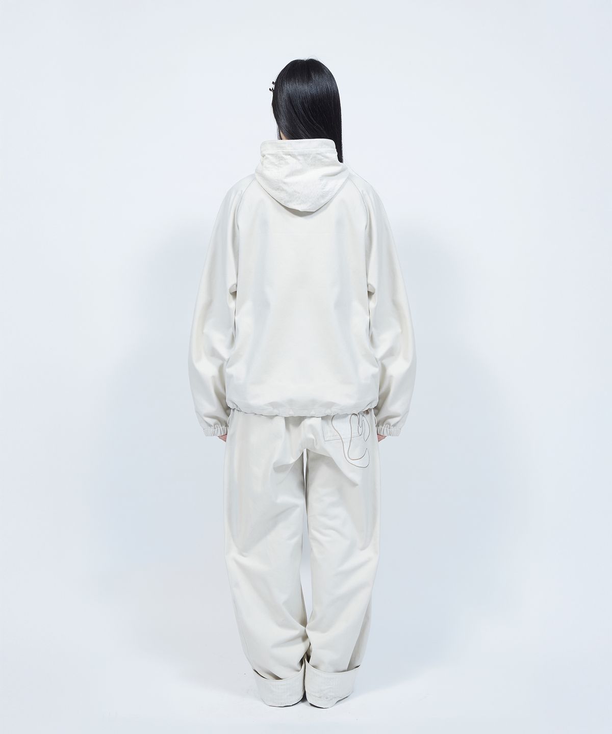 엘엠알(LMR) 체크 아플리케 롤업 투웨이 벌룬 팬츠 LIGHT BEIGE