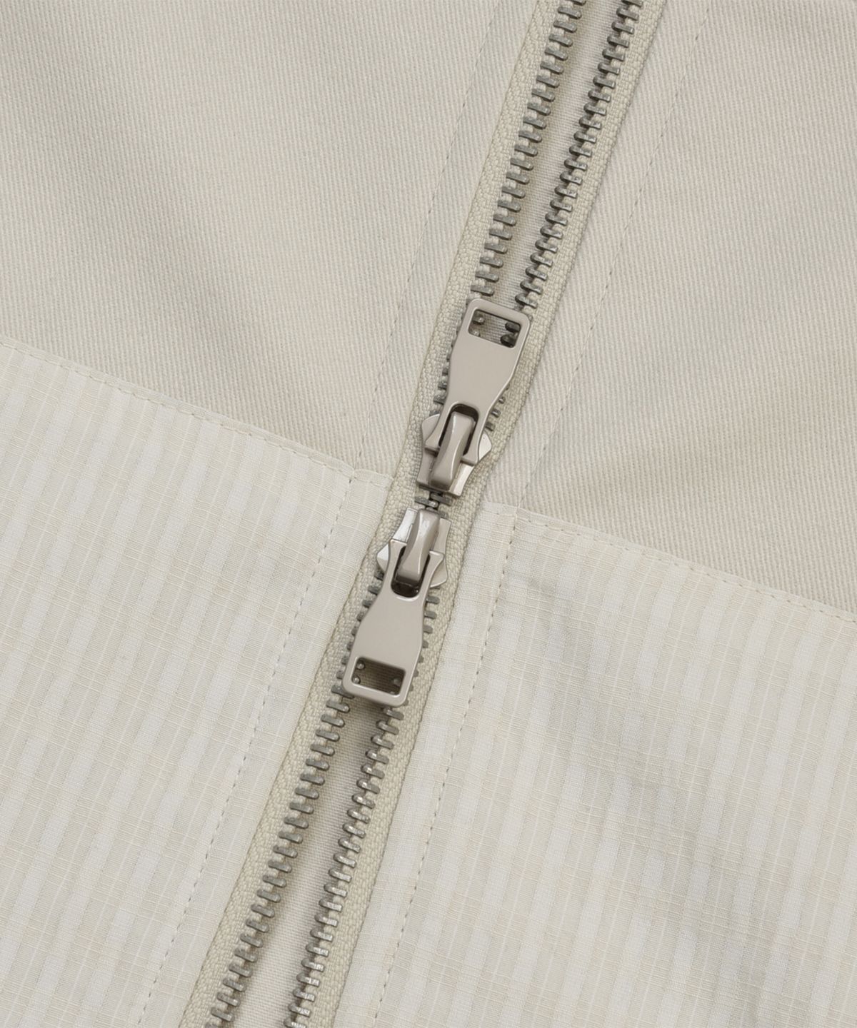 엘엠알(LMR) 아플리케 플로럴 로고 체크 배색 후드 자켓 LIGHT BEIGE