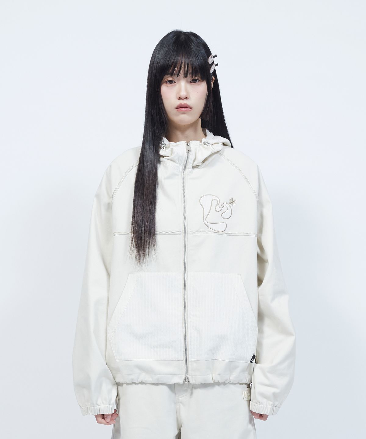 엘엠알(LMR) 아플리케 플로럴 로고 체크 배색 후드 자켓 LIGHT BEIGE