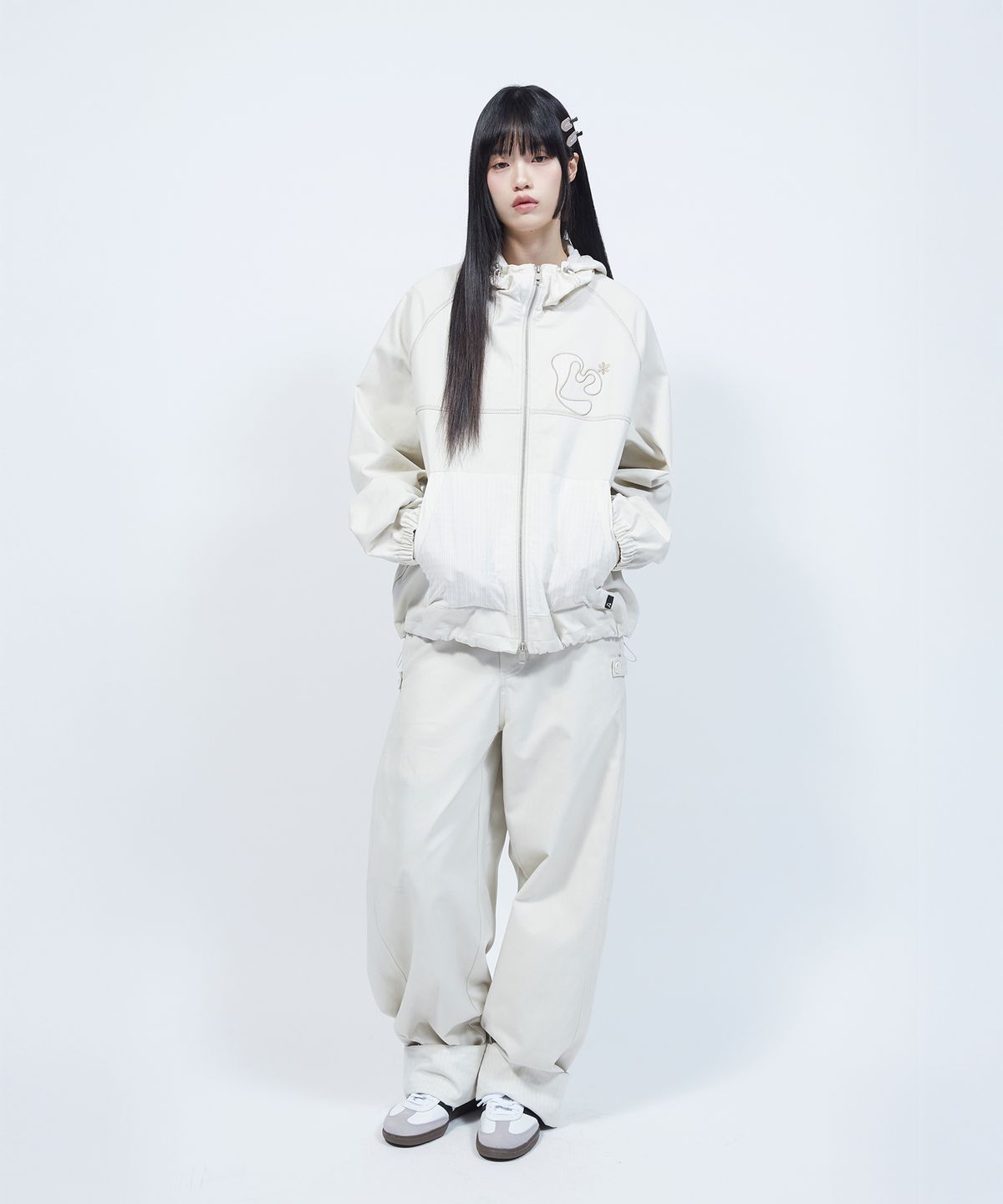 엘엠알(LMR) 아플리케 플로럴 로고 체크 배색 후드 자켓 LIGHT BEIGE