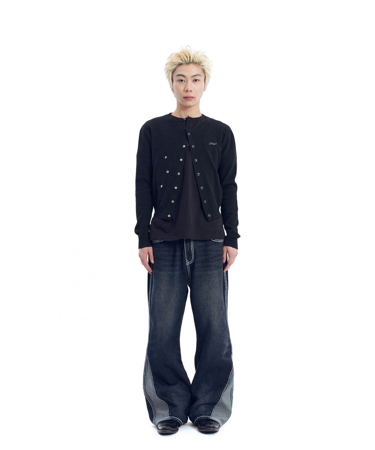 아캄(AAKAM) Stitched Flare Denim Pants (Dark Blue)