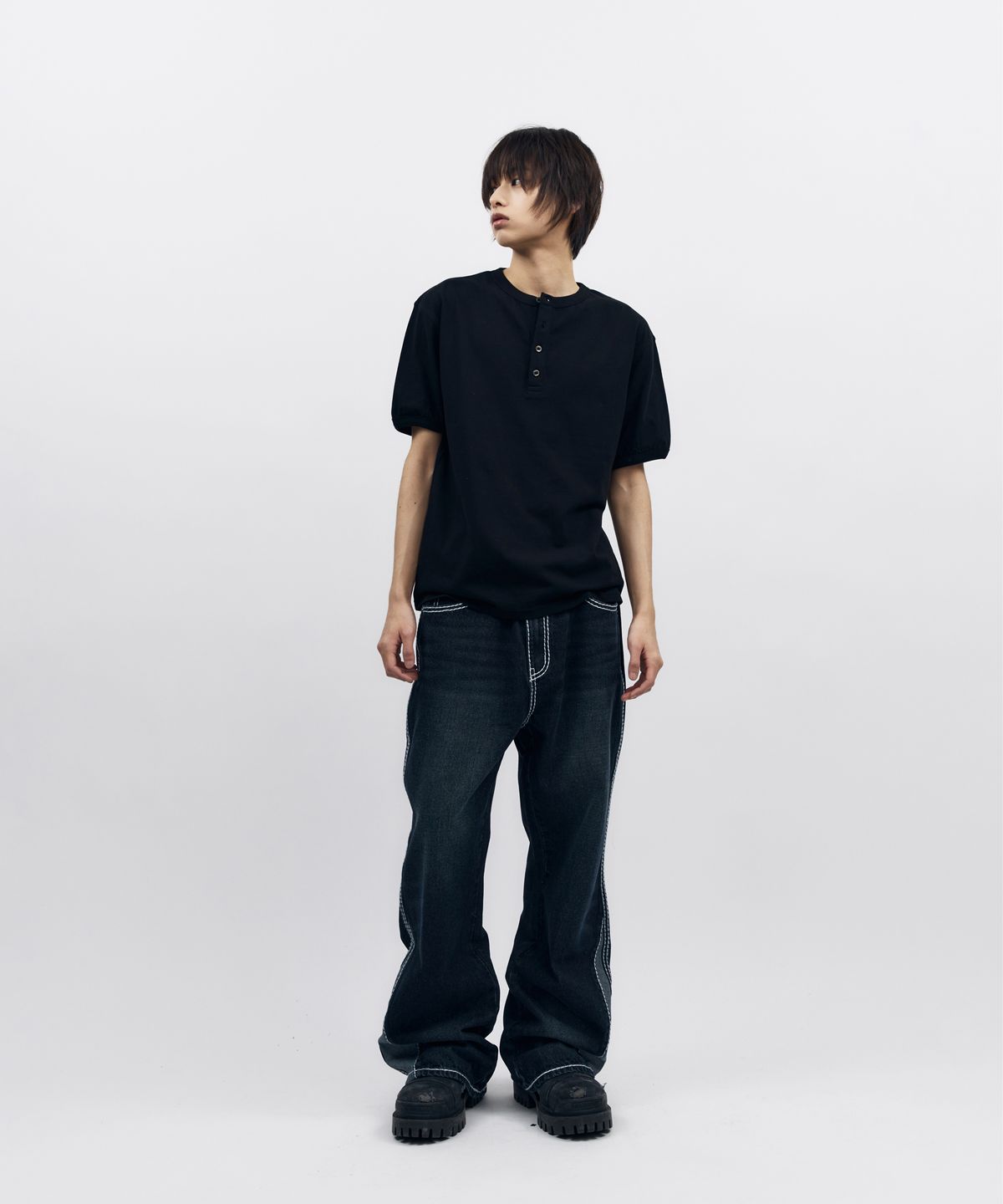 아캄(AAKAM) Stitched Flare Denim Pants (Dark Blue)