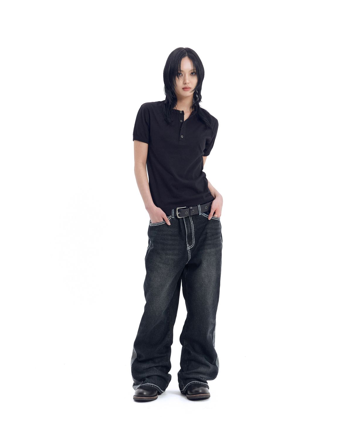 아캄(AAKAM) Stitched Flare Denim Pants (Black)
