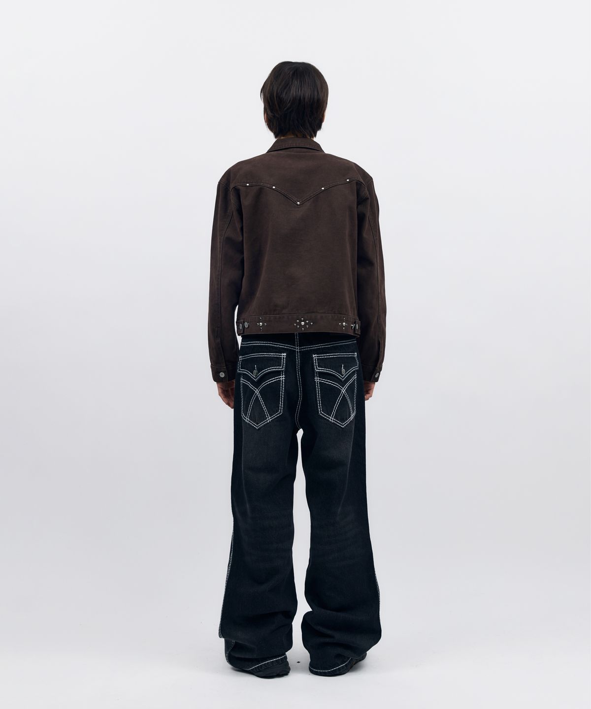 아캄(AAKAM) Stitched Flare Denim Pants (Black)