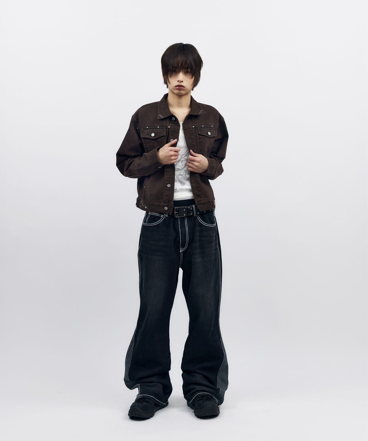 아캄(AAKAM) Stitched Flare Denim Pants (Black)