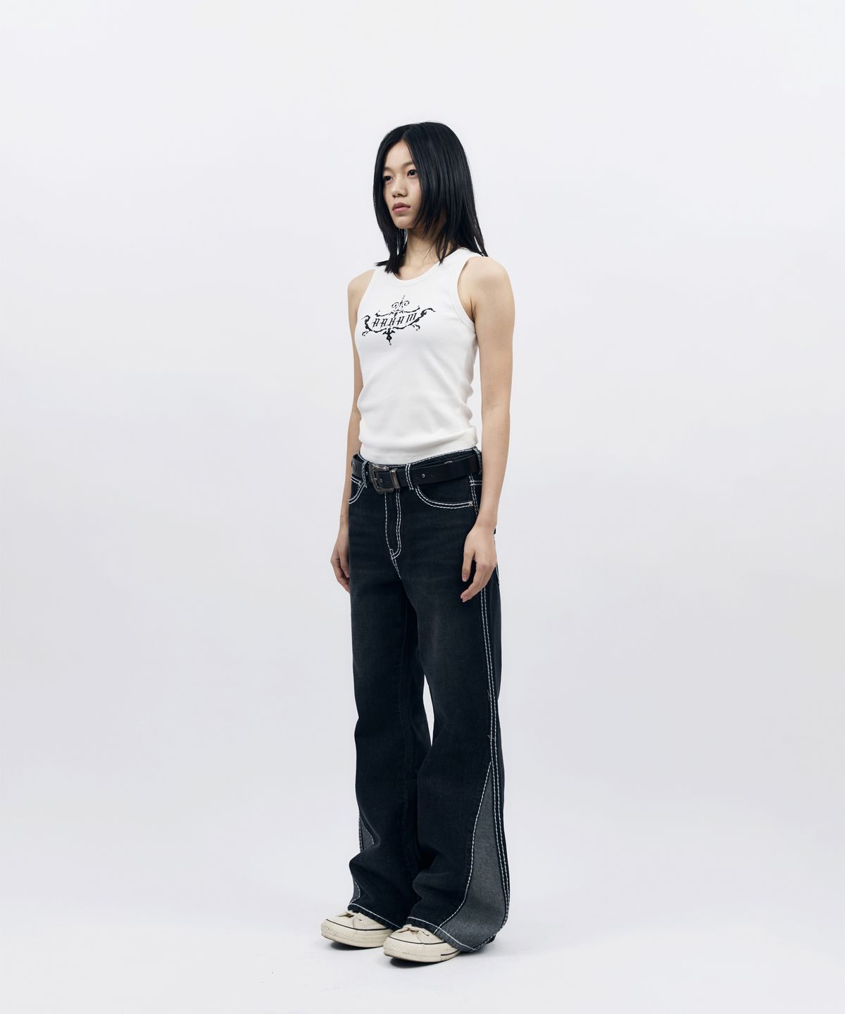 아캄(AAKAM) Stitched Flare Denim Pants (Black)