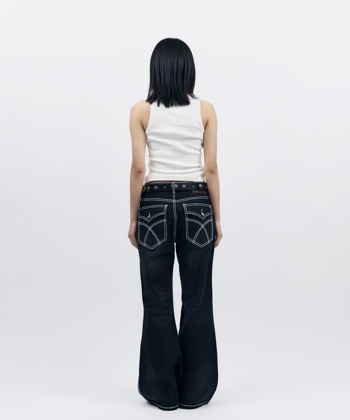 아캄(AAKAM) Stitched Flare Denim Pants (Black)