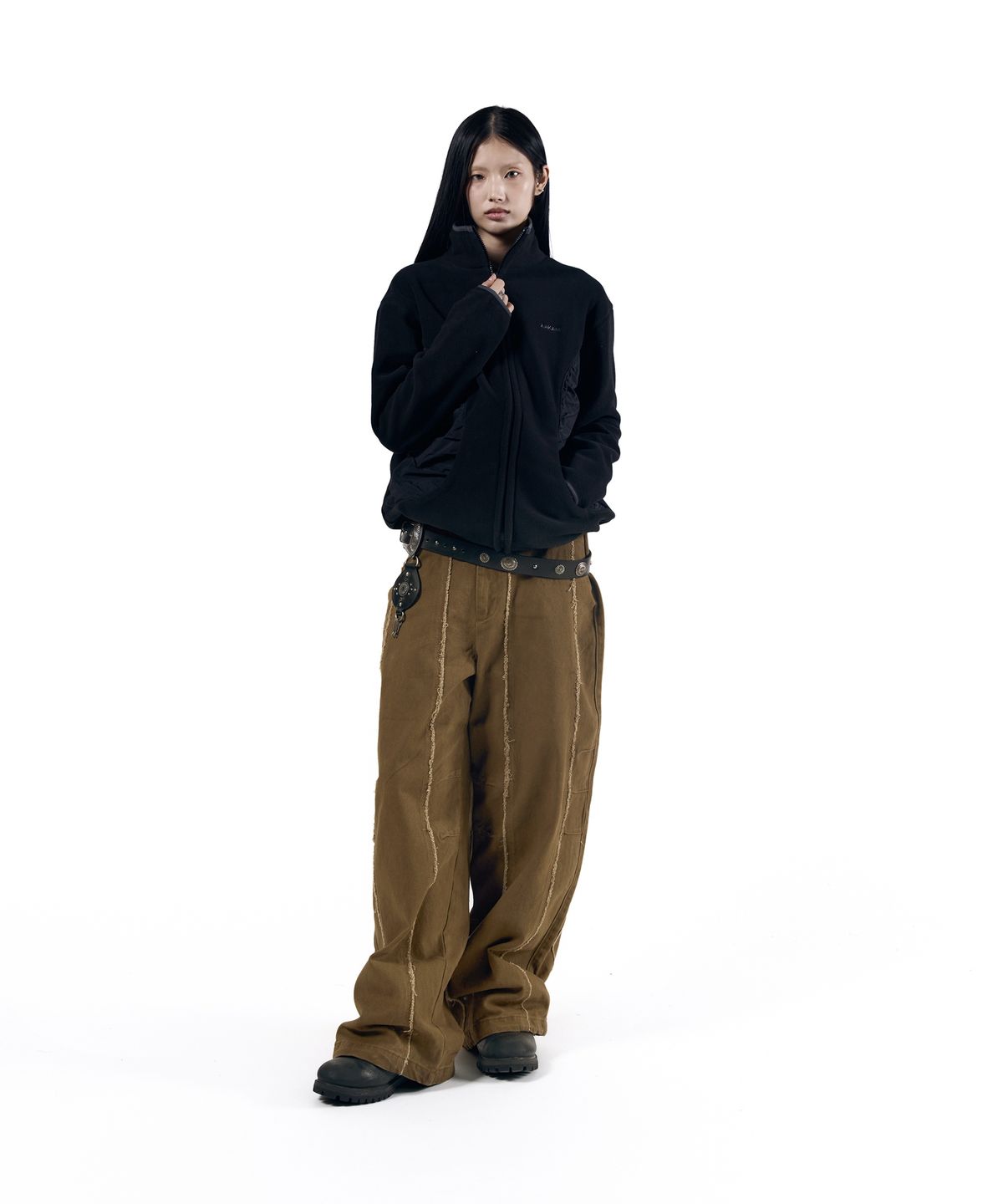 아캄(AAKAM) Knee Pin-Tuck Panel Cotton Pants (Brown)
