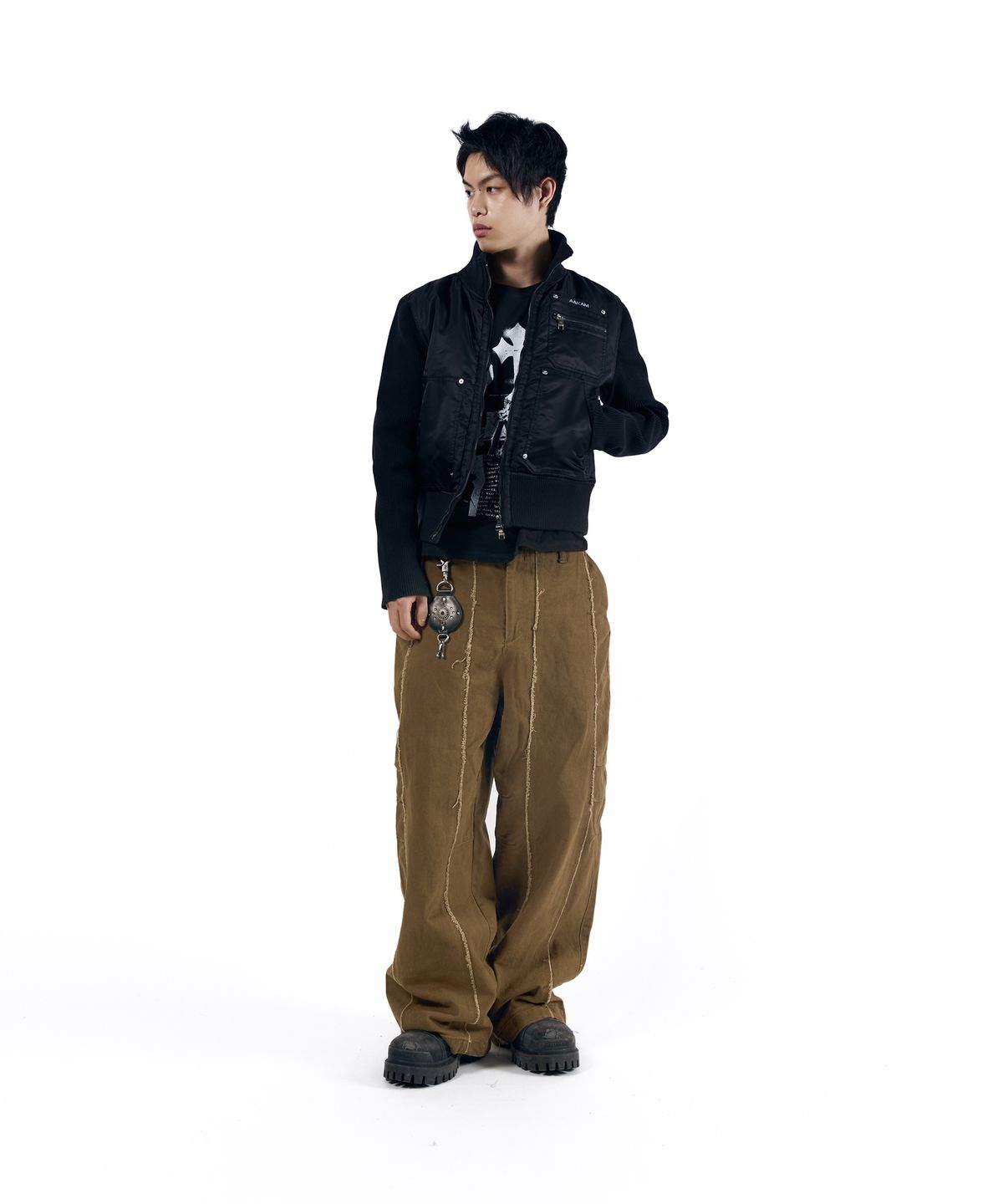 아캄(AAKAM) Knee Pin-Tuck Panel Cotton Pants (Brown)