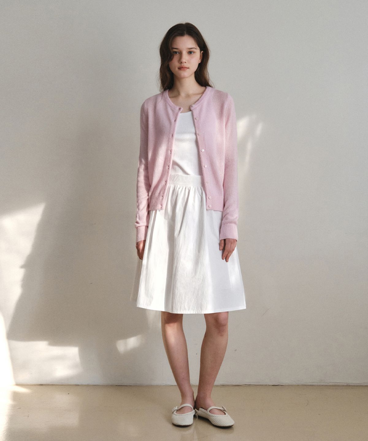 웬즈데이오아시스 포 우먼(WEDNESDAYOASISFORWOMEN) 모모 헤어리 라운드 가디건_SOFT PINK(WC26KN40)