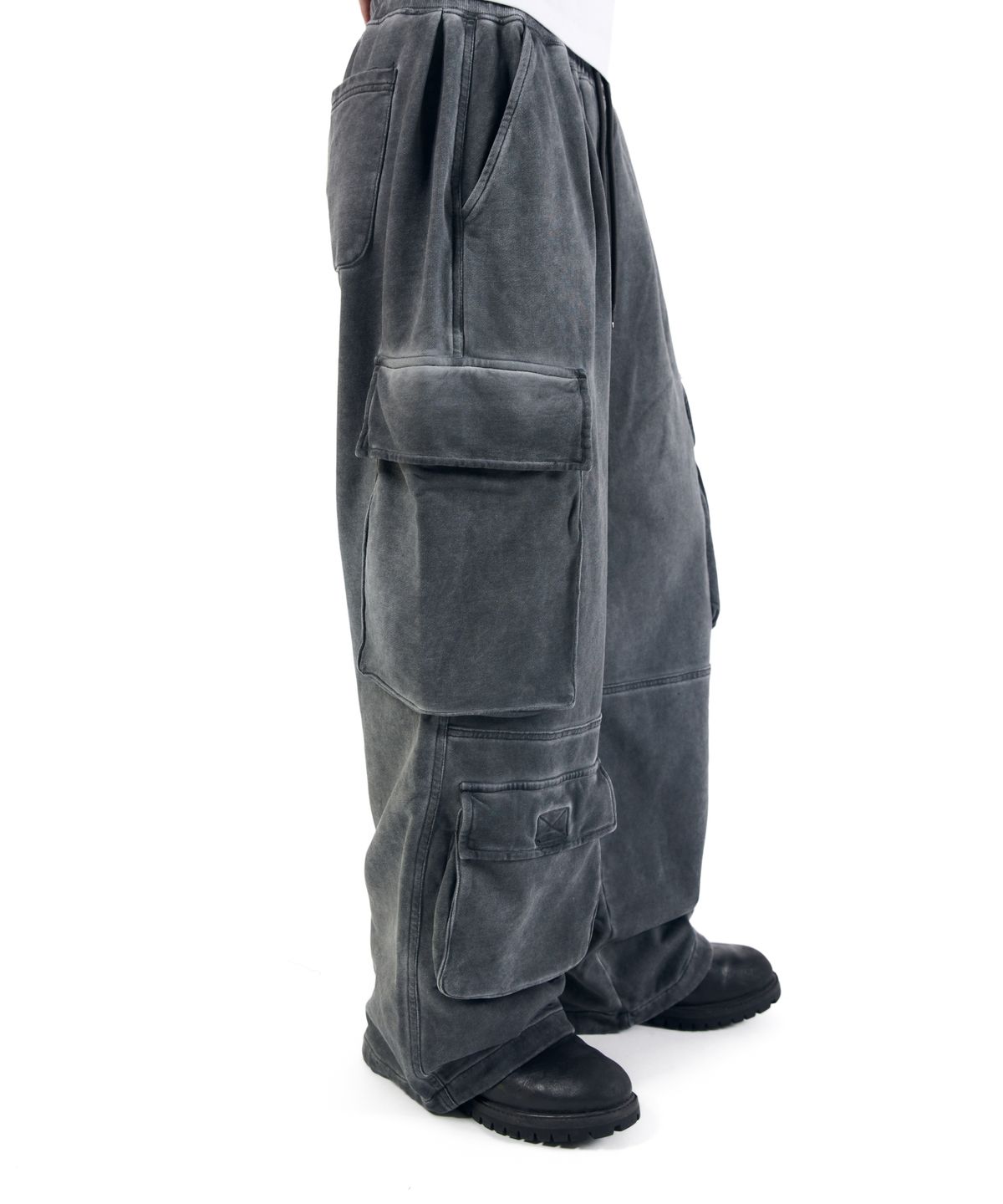 아캄(AAKAM) Multi Pocket Cargo Sweatpants (Dark Gray)