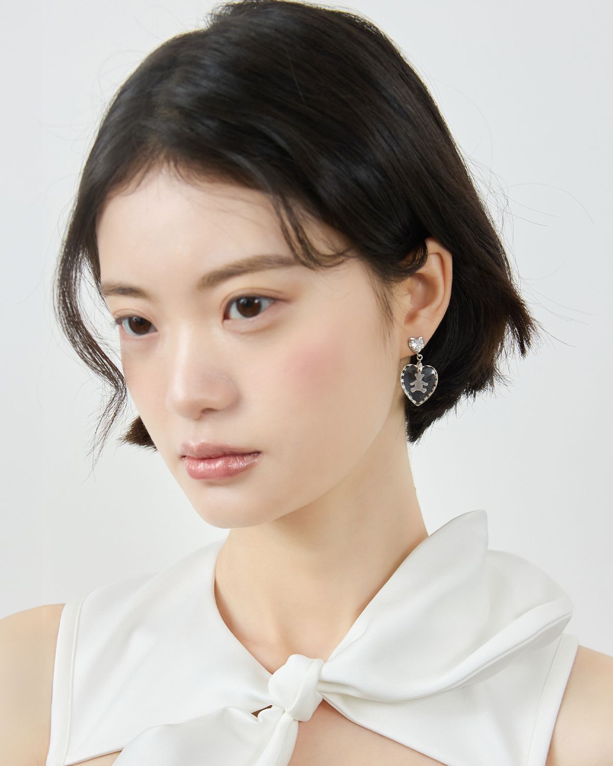 러뷰이(LOVUEE) 테디스 하트 귀걸이