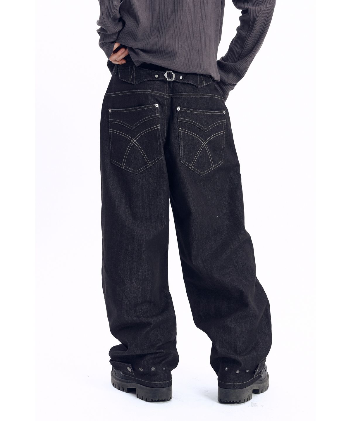 아캄(AAKAM) Steve Cinch Back Denim Pants (Black)