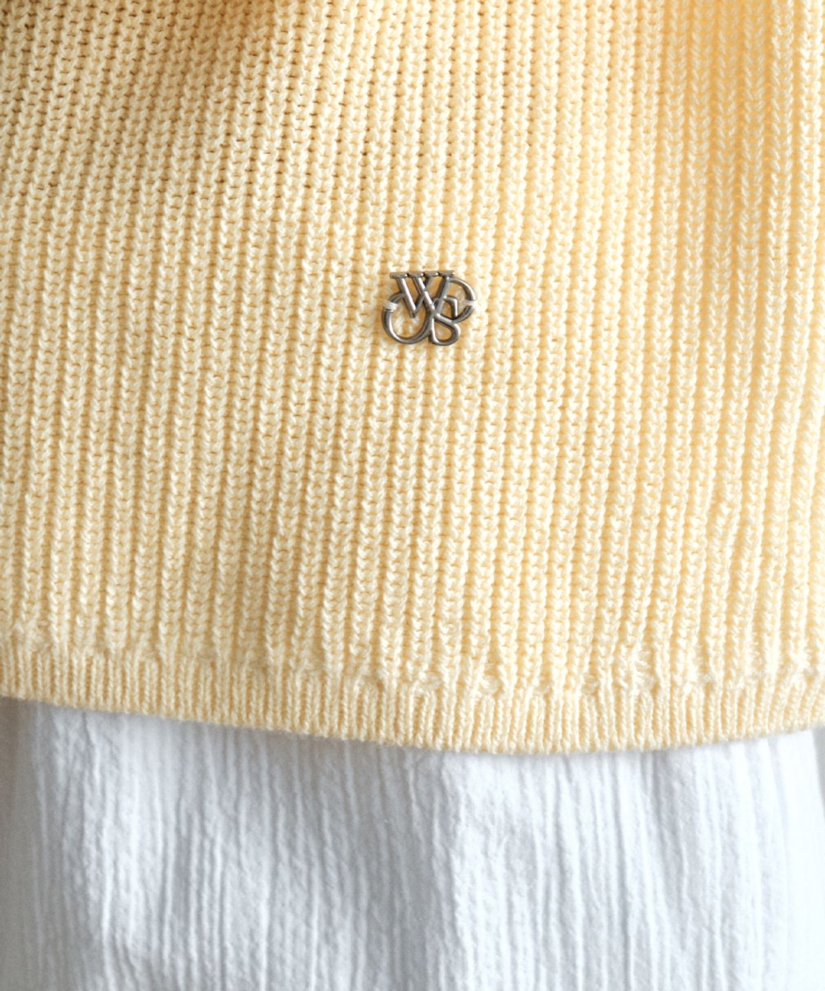 웬즈데이오아시스 포 우먼(WEDNESDAYOASISFORWOMEN) 이지 하찌 브이넥 니트_BUTTER YELLOW(WC26KN06)