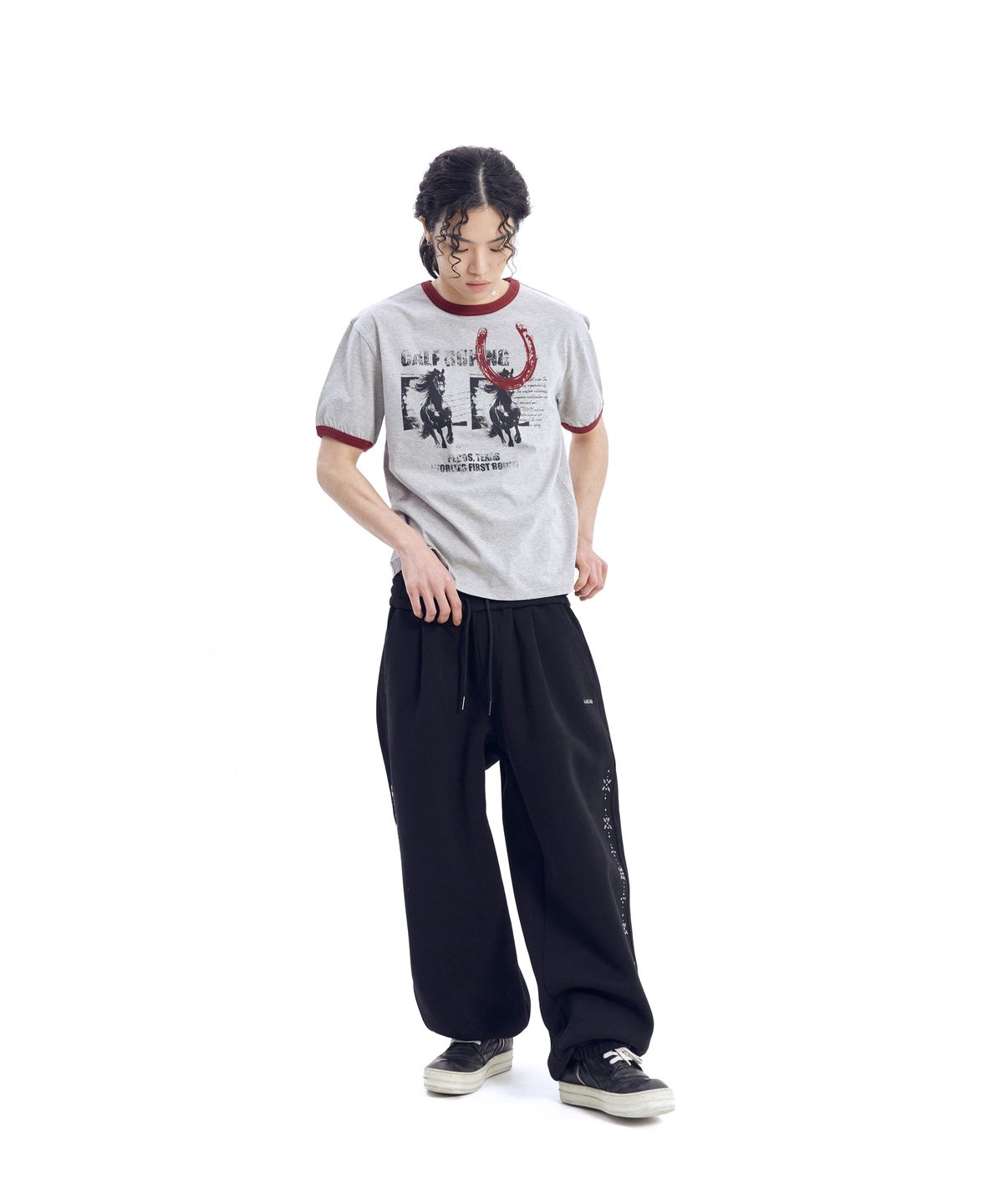 아캄(AAKAM) Line Studded Sweatpants (Black)