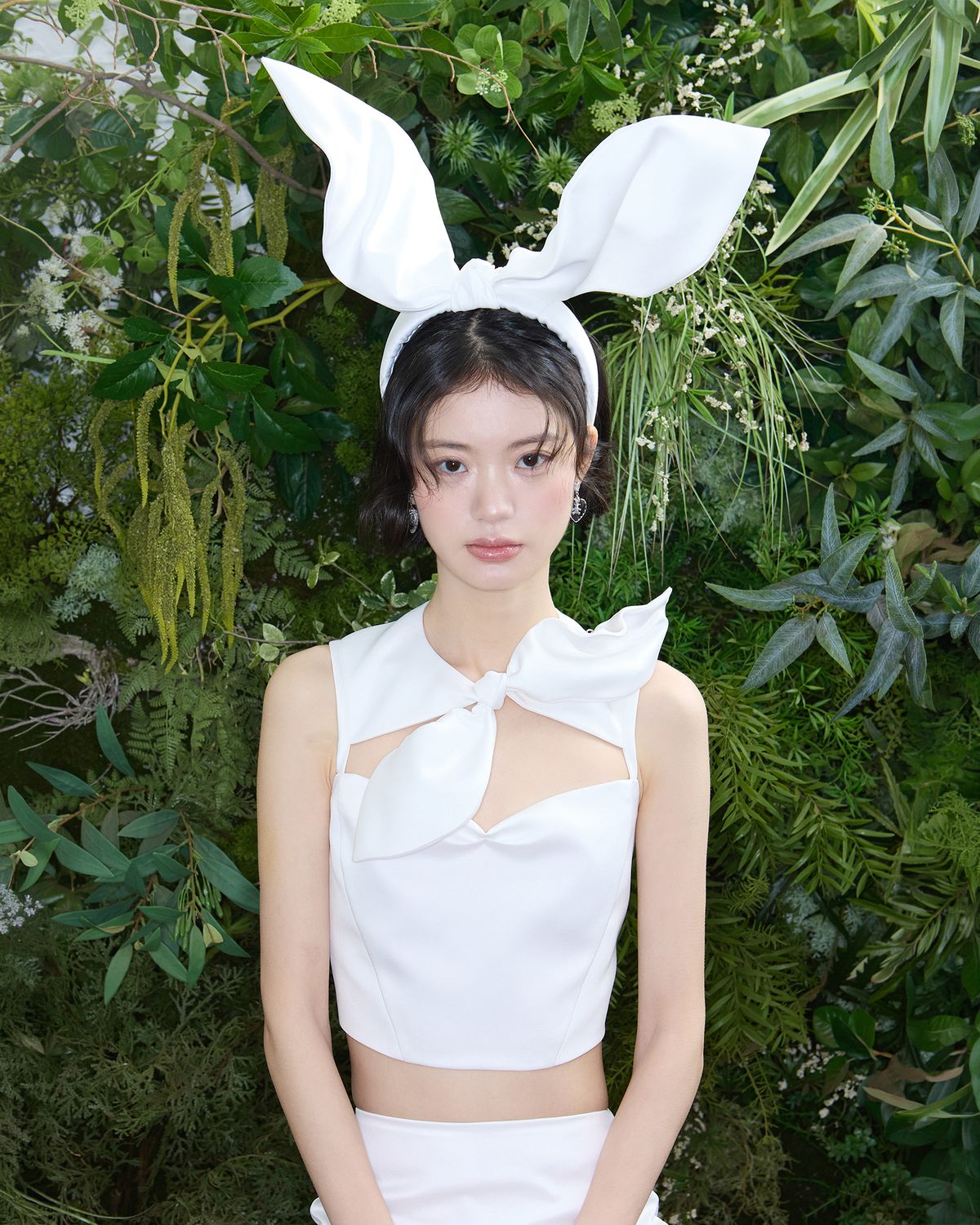 러뷰이(LOVUEE) 새틴 래빗 헤어밴드 화이트