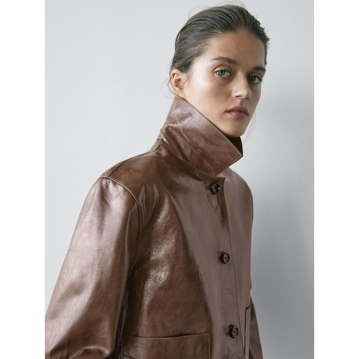 마시모두띠(MASSIMO DUTTI) 크롭 나파 레더 재킷