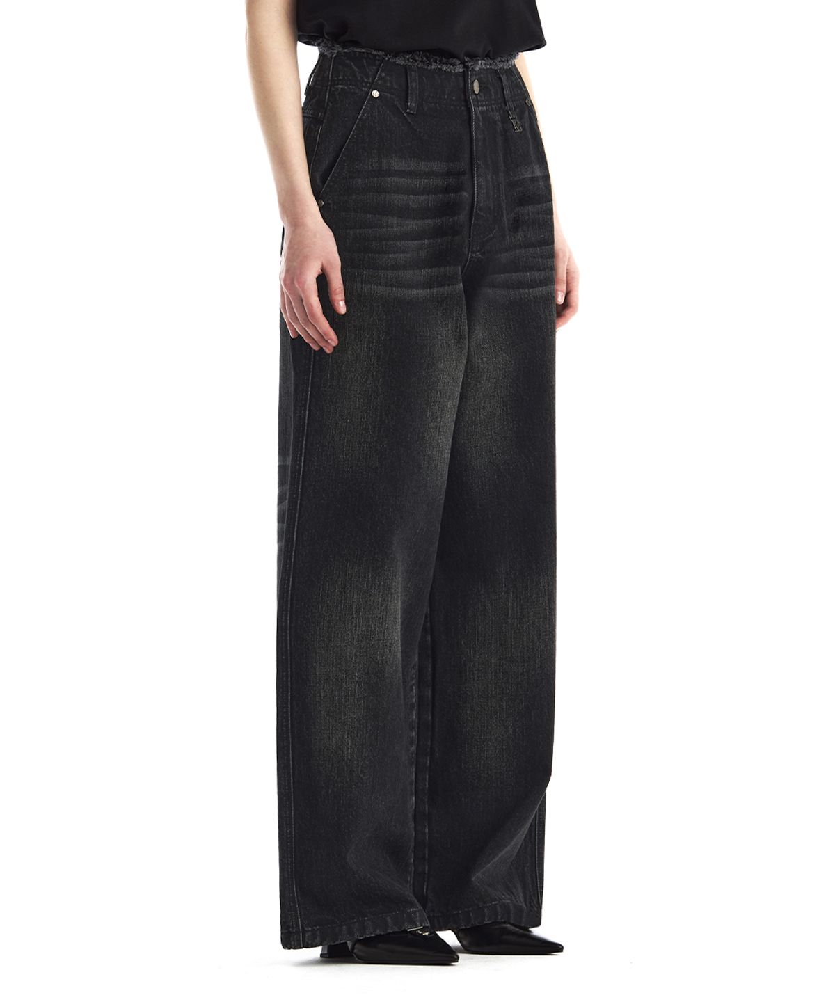 트리밍버드(TREEMINGBIRD) Raw Cut Belt-Line Brushed Denim Pants [ Black ]