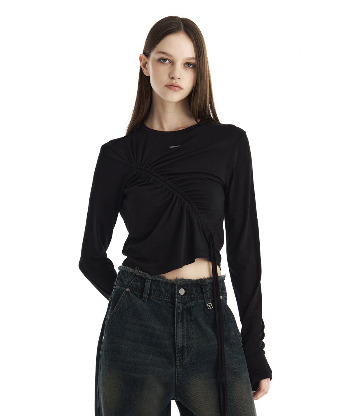 트리밍버드(TREEMINGBIRD) Shirred Wave Detail Crop Long Sleeve [ Black ]