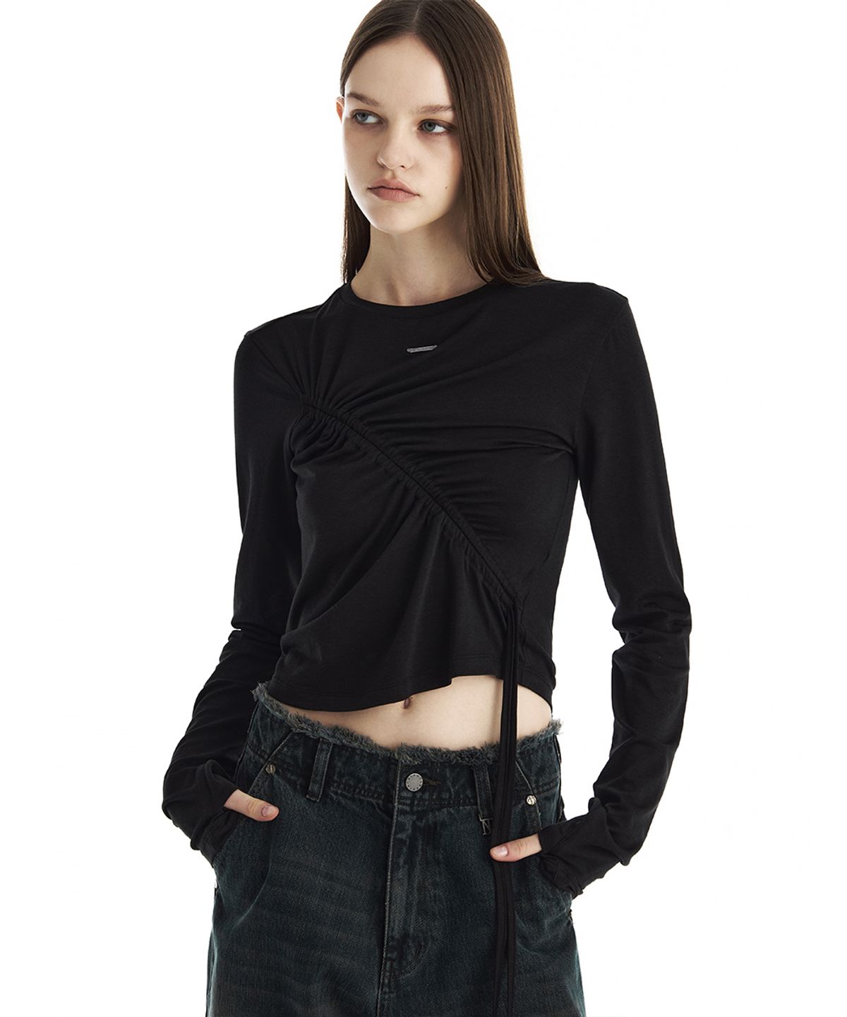 트리밍버드(TREEMINGBIRD) Shirred Wave Detail Crop Long Sleeve [ Black ]