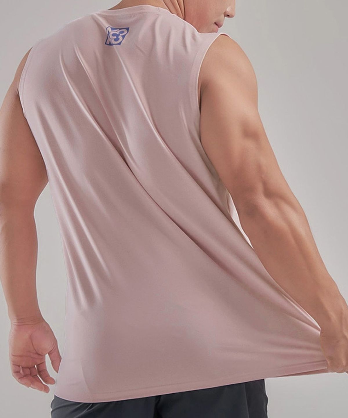 모크모(MOCMO) MOCMO 스몰로고 나시 티셔츠