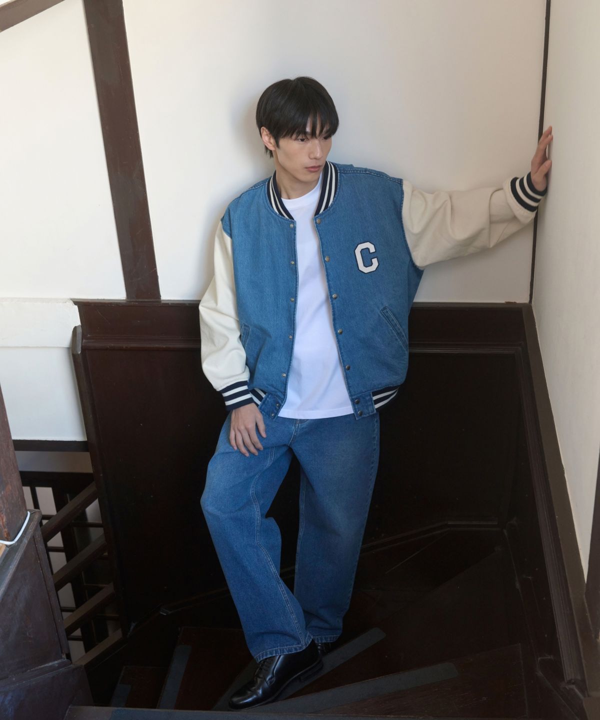 커버낫(COVERNAT) 링사 C 로고 데님 바시티 블루