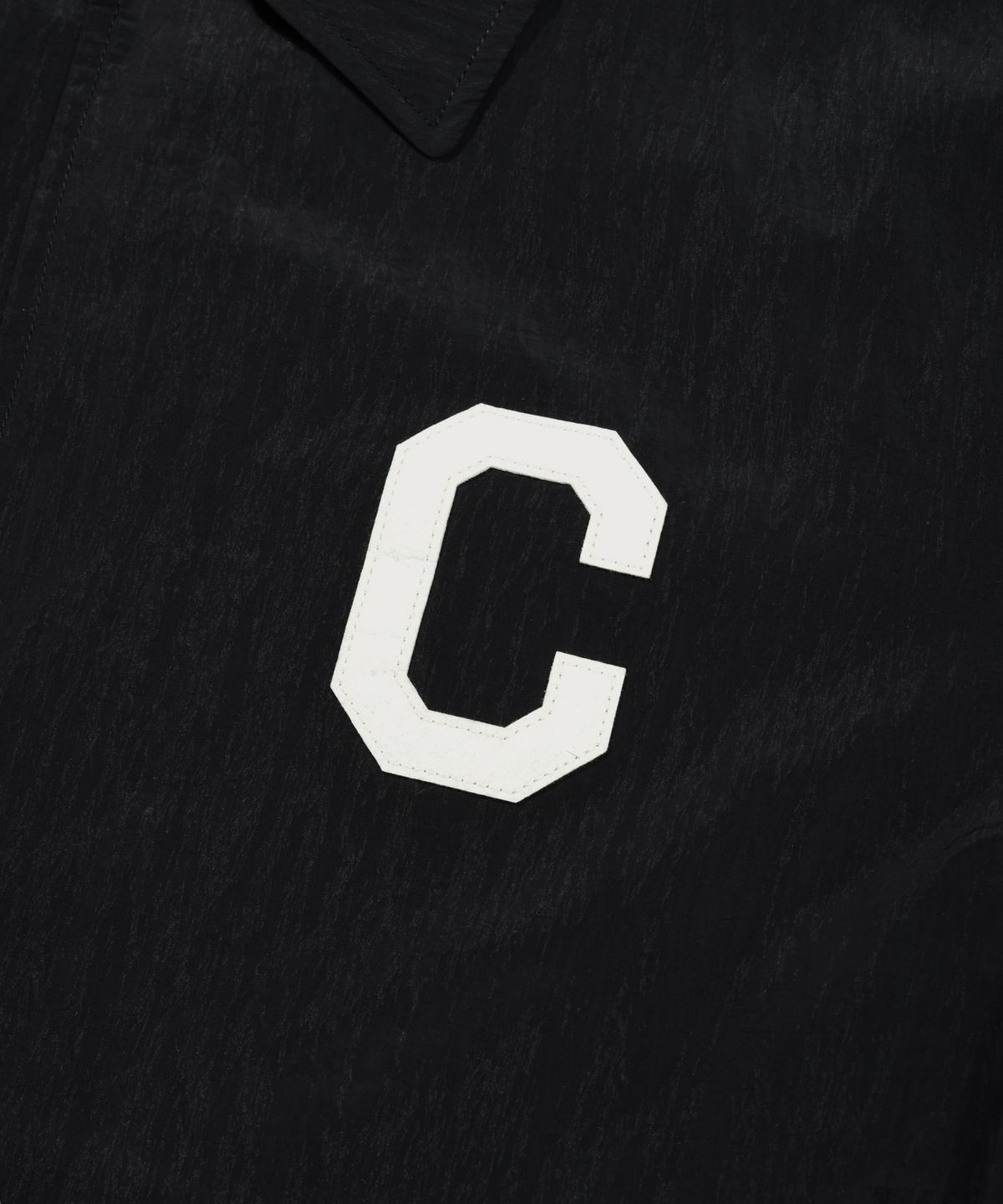 커버낫(COVERNAT) C 로고 코치 자켓 블랙