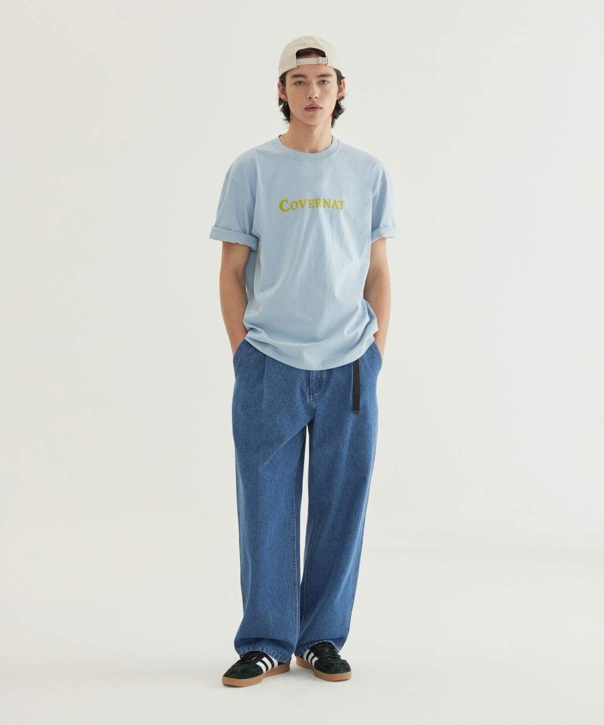 커버낫(COVERNAT) 센터 로고 티셔츠 화이트