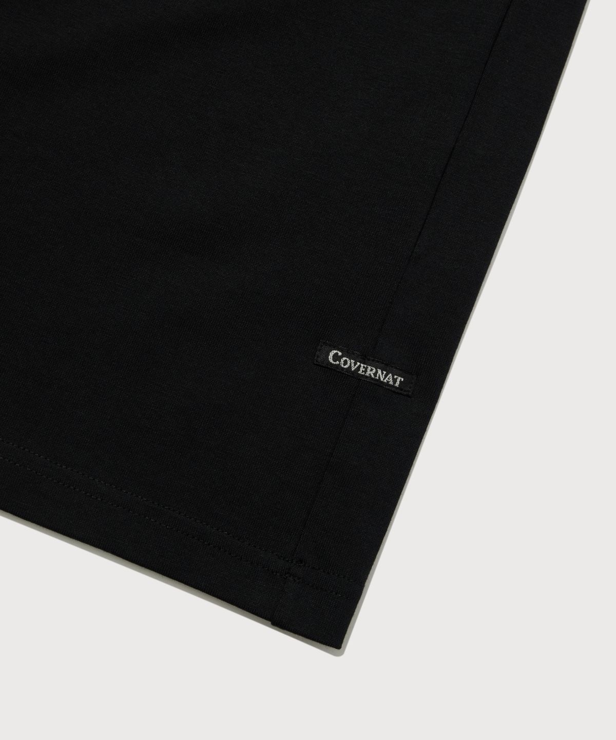 커버낫(COVERNAT) 센터 로고 티셔츠 블랙