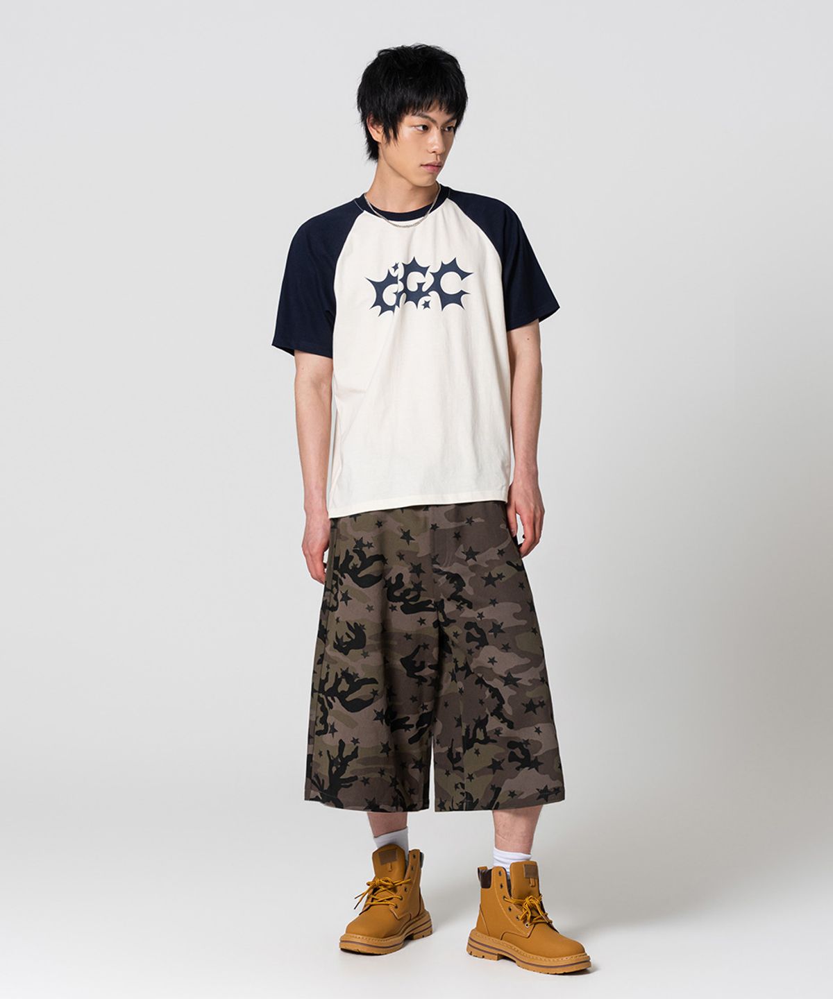 그레이가이즈클럽(GREYGUYSCLUB) 2type 레글런 배색 GGC 로고 티셔츠 네이비