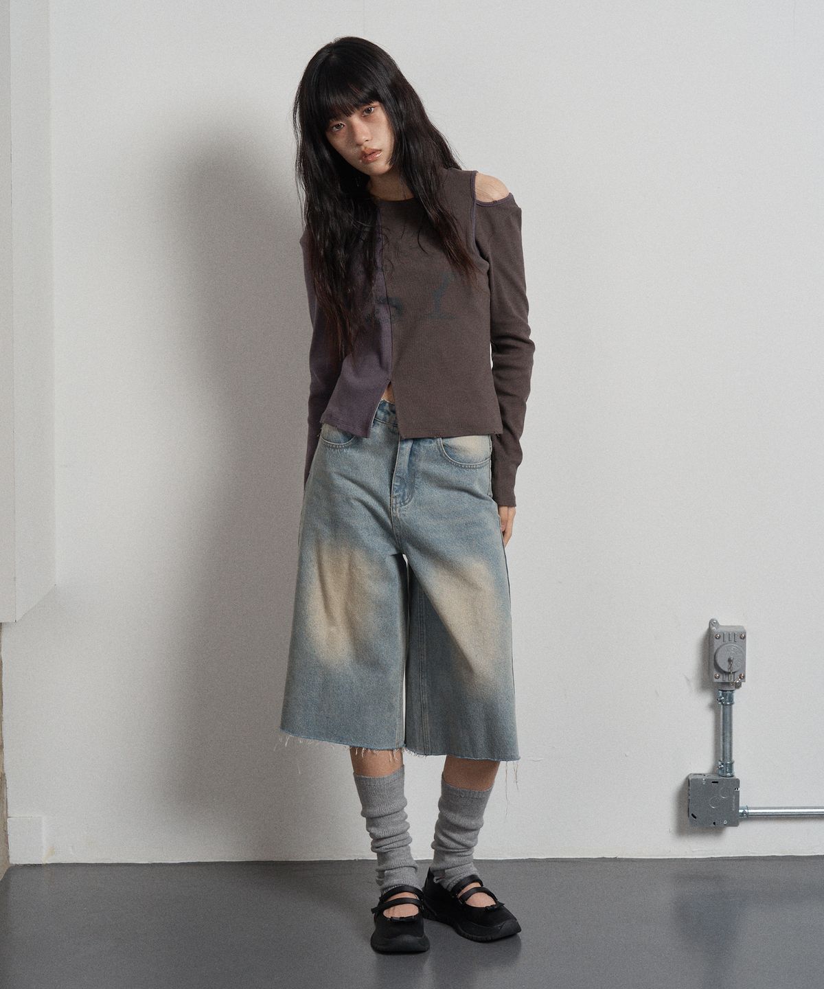 스웨이글로우(SWAYGLOW) 하프앤하프 프린트 티셔츠 Grayish Purple