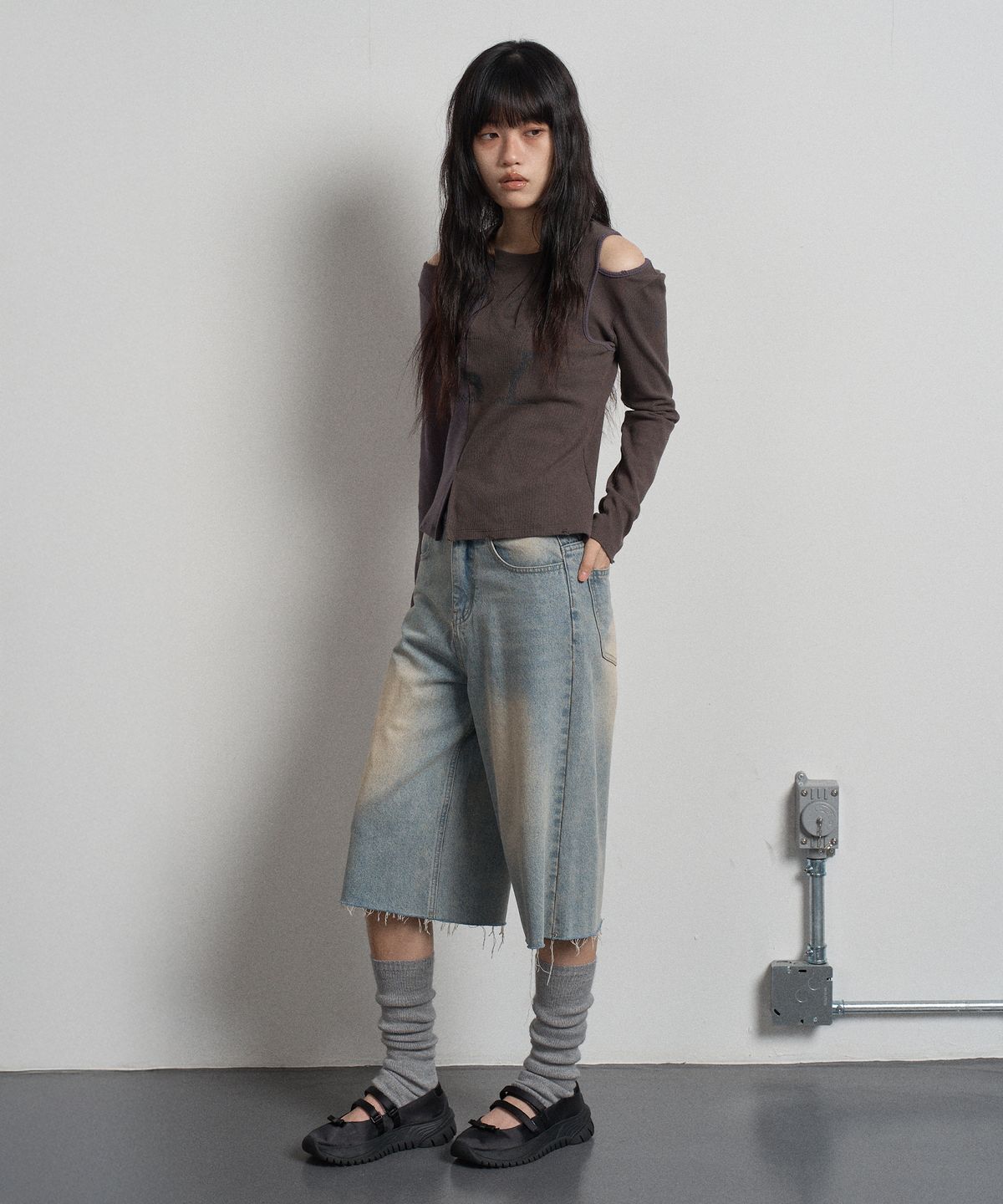 스웨이글로우(SWAYGLOW) 하프앤하프 프린트 티셔츠 Grayish Purple