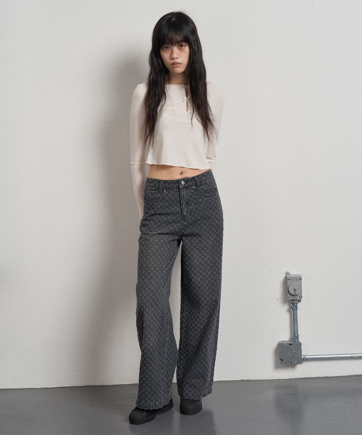 스웨이글로우(SWAYGLOW) 스노우 펀칭 데님팬츠 Charcoal