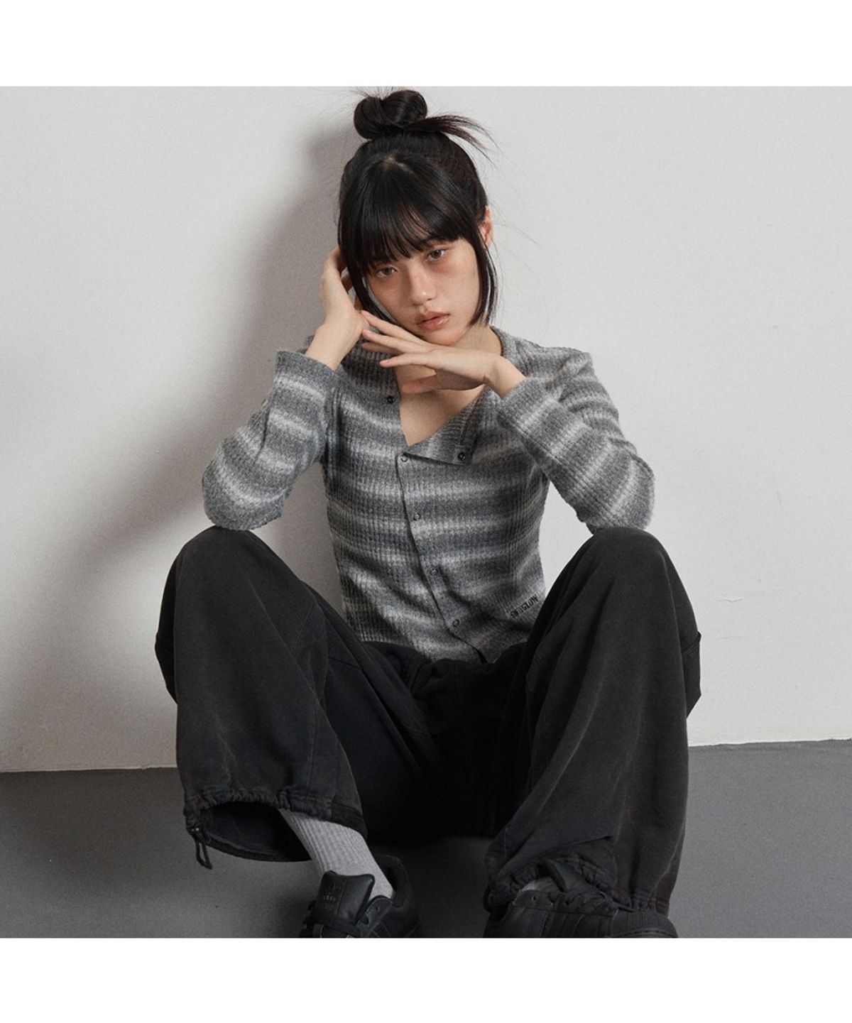 스웨이글로우(SWAYGLOW) 옴브레 가디건 Melange Gray