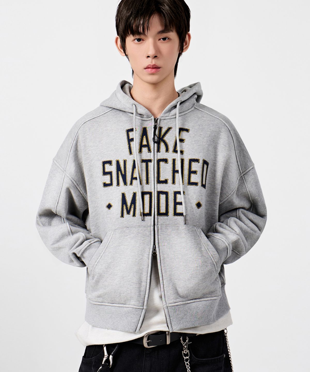 디미트리블랙(DIMITRI BLACK) VLAD SNATCHED 패치 크롭 후드 집업_멜란지