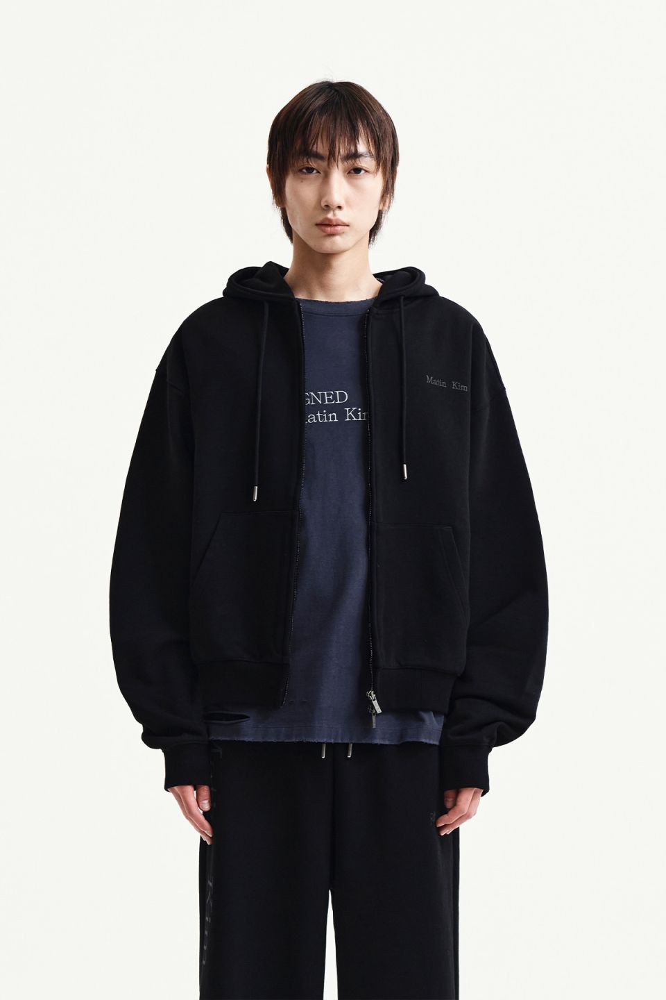 MUSINSA公式 | MATIN KIM BACK LOGO ESSENTIAL HOODY ZIP UP IN BLACK