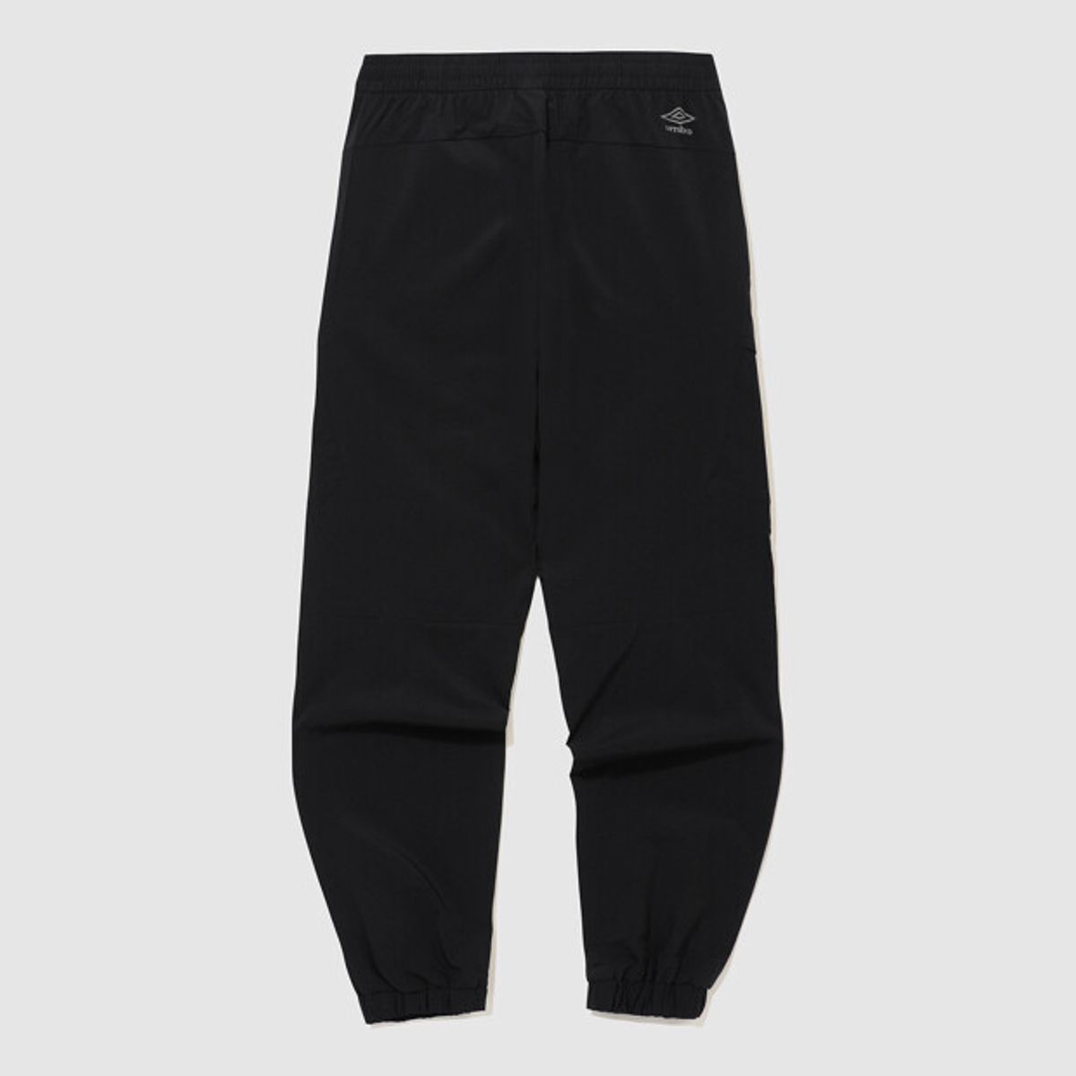 엄브로(UMBRO) 올라운드 스트레치 카고 조거 팬츠 블랙 UR123SPT21