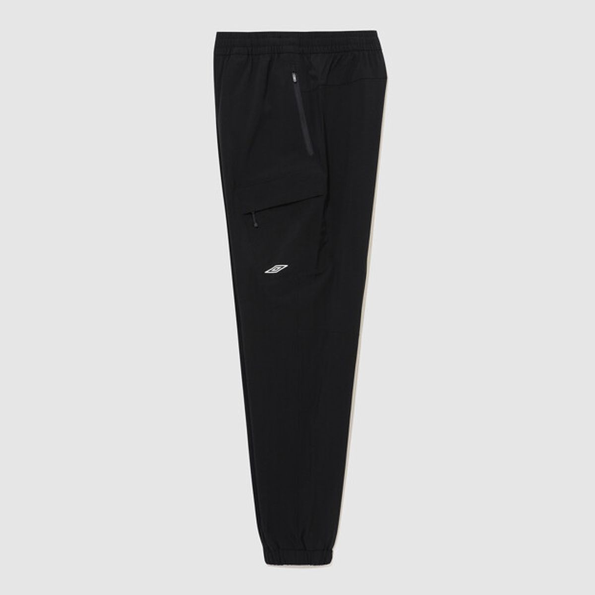 엄브로(UMBRO) 올라운드 스트레치 카고 조거 팬츠 블랙 UR123SPT21