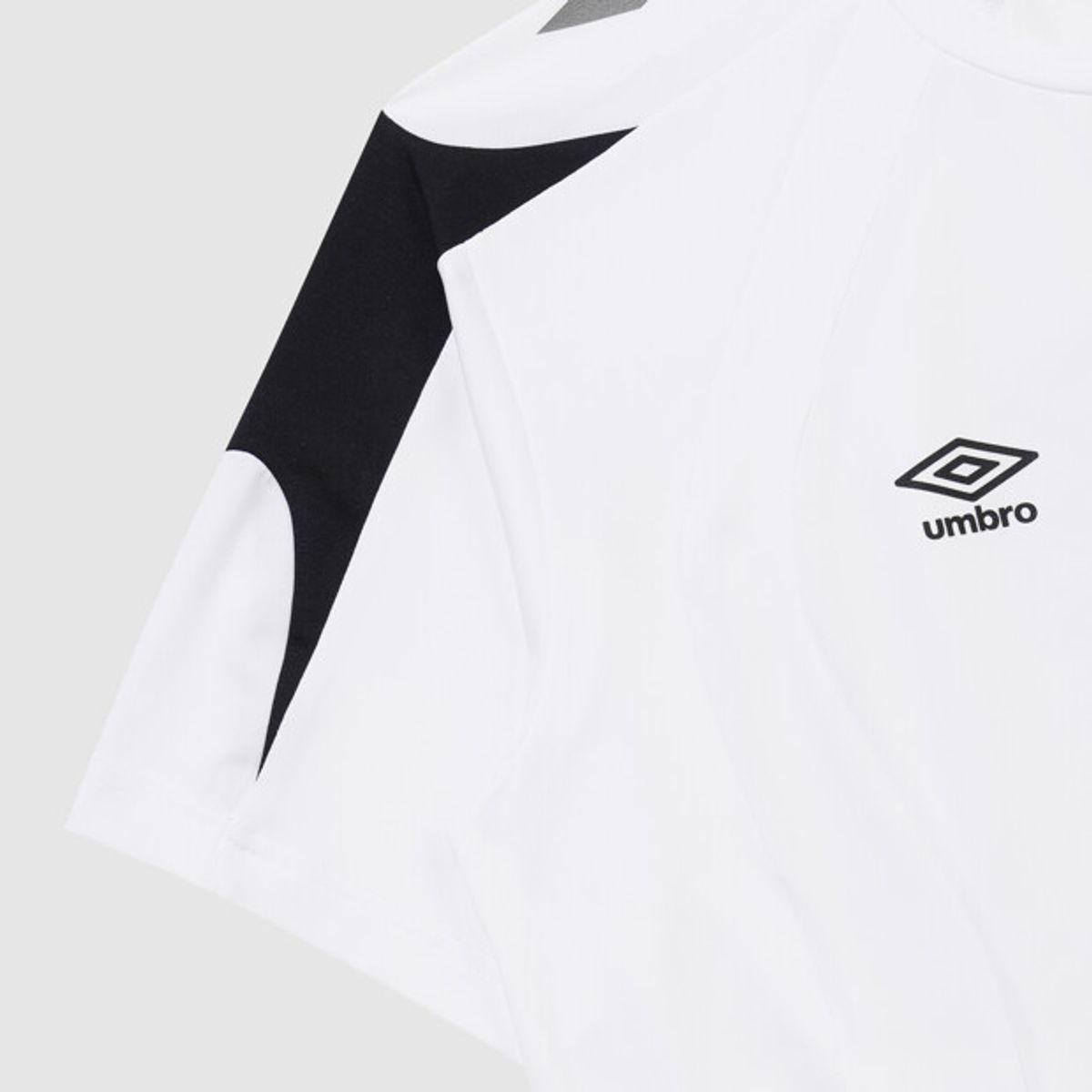 엄브로(UMBRO) PTR 메쉬 풋볼 반팔 티셔츠 화이트 UR121SRS38